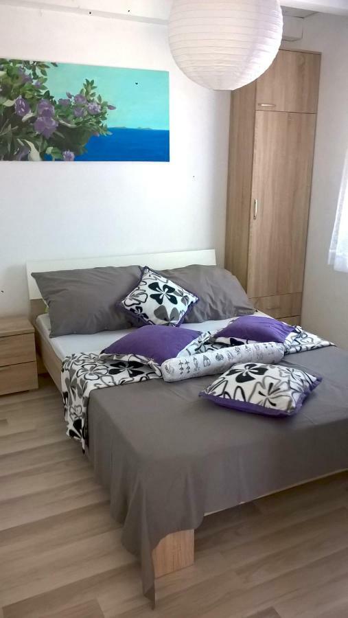 Apartment Kamelia Vir Eksteriør bilde